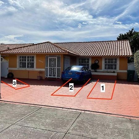 Modern 3-Bedroom W/ Backyard Miami Exterior photo